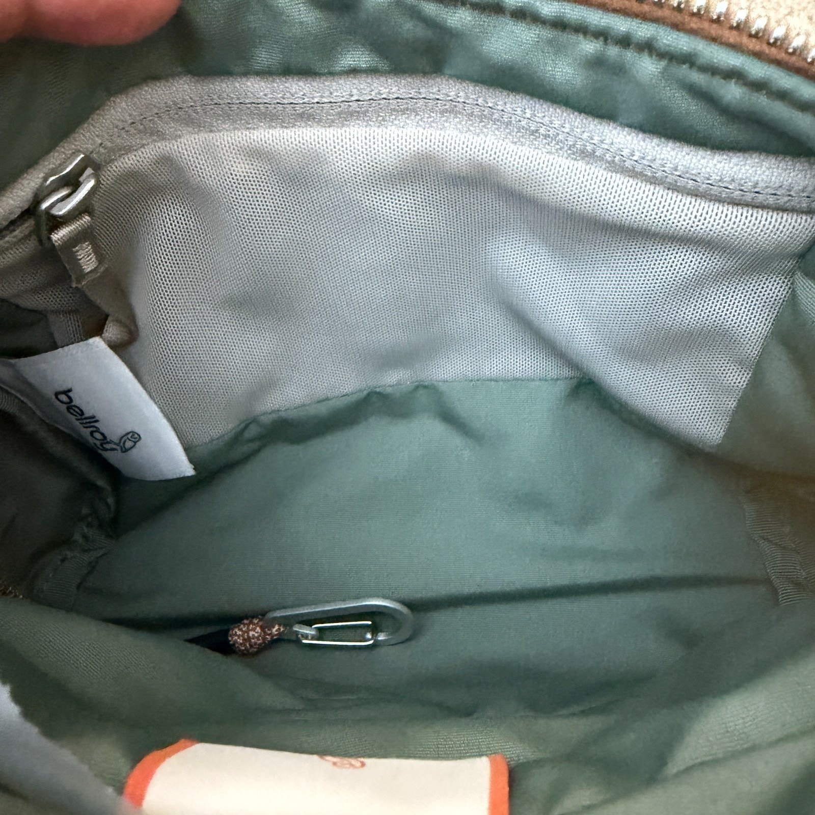 Bellroy Classic Sling 3l Crossbody Sling Bag Butterscotch Ochre Expandable Nwt — image 7 of 7